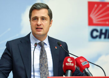Anayasanın ilk 4 maddesine dokunamazsınız, izin vermeyiz