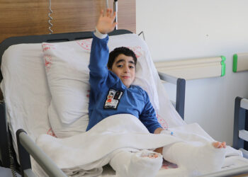 Doğuştan serebral palsi hastası Efe, 7 yıldır yürüyemiyor