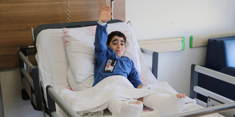 Doğuştan serebral palsi hastası Efe, 7 yıldır yürüyemiyor