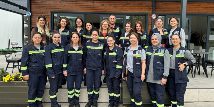 DowAksa, kadınlara özel iş kıyafeti tasarladı