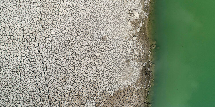 Doyran Göleti’nde adacıklar oluştu