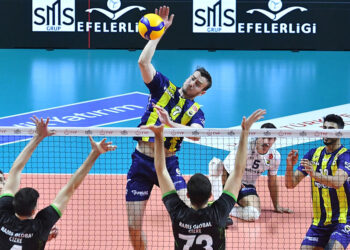 Efeler Ligi'nde 2'nci hafta oynanan karşılaşmalarla sona erdi