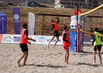 Erciyes'teki 'En Havalı Voleybol Turnuvası' tamamlandı