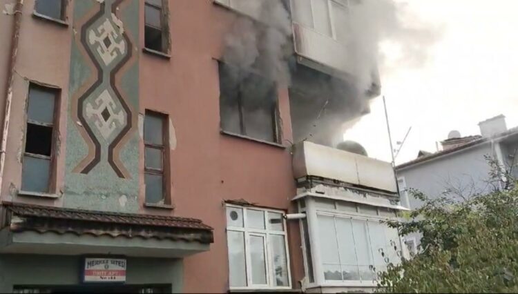 Karabük'te elektrikli battaniye yangını