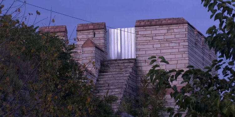 Edirnekapı Surları saclarla kapatıldı