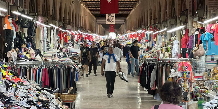 Edirne'nin tarihi çarşıları, 'deve kuşu yumurtası' geleneğiyle korunuyor