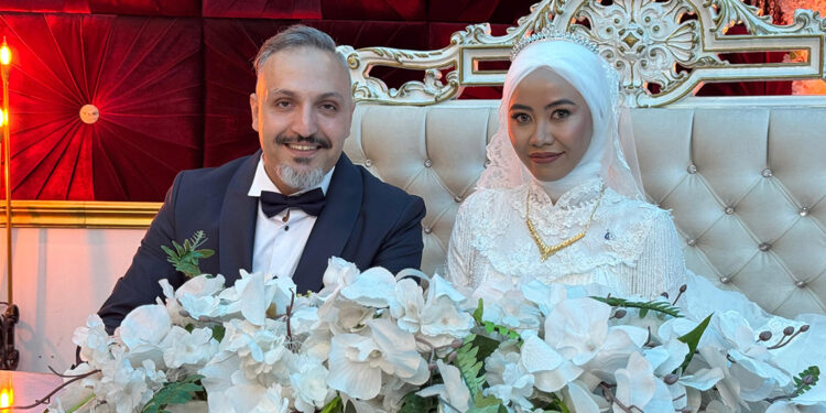 Endonezyalı hemşire, Diyarbakır'a gelin geldi