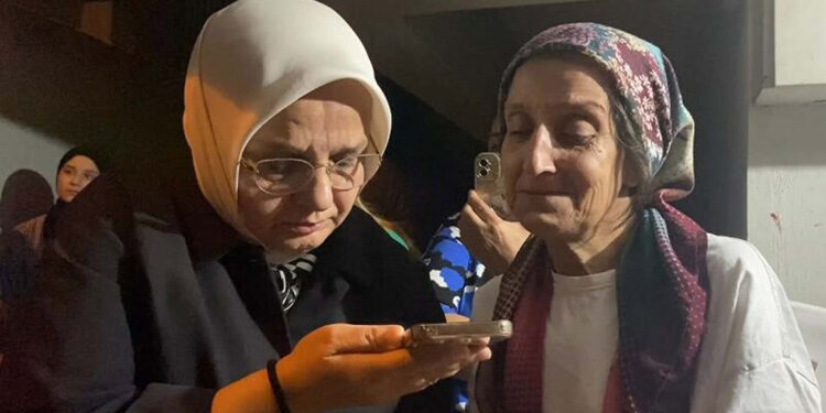 Erdoğan, cesedi ormanda bulunan Pelin'in ailesiyle görüştü