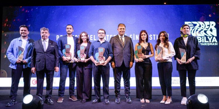 Ezber Bozan Tasarımcılar ödüllerine kavuştu