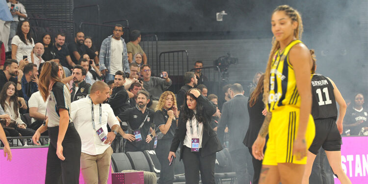 FIBA Süper Kupa maçında olay; Maç ertelendi