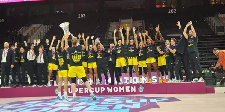 FIBA Kadınlar Süper Kupa'da zafer Fenerbahçe Opet'in