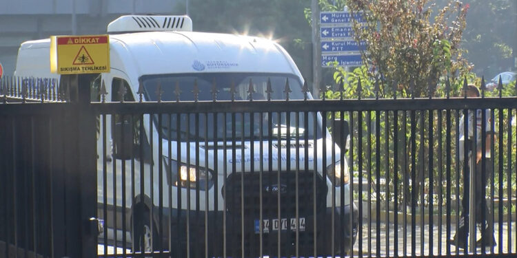 Fatih'te öldürülen İkbal'in cenazesi Adli Tıp Kurumu'ndan alındı