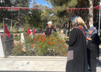 Fetullah Gülen'in ölümü sonrası Ömer Halisdemir'in kabrine ziyaretçi akını
