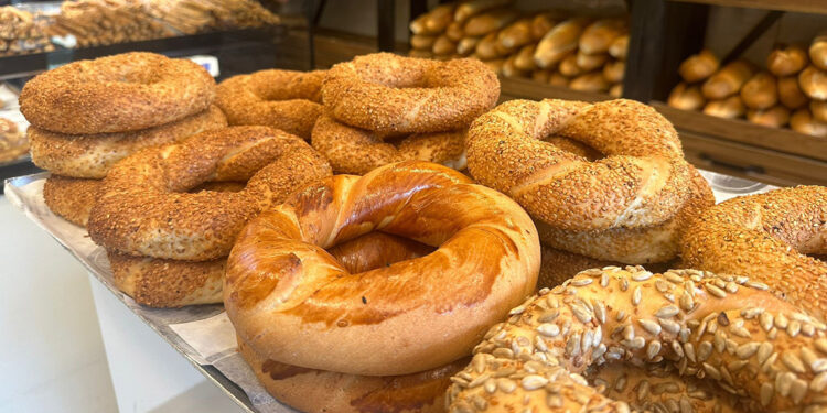 Fırın ve marketler denetlendi; fiyat etiketi olmayana ceza kesildi