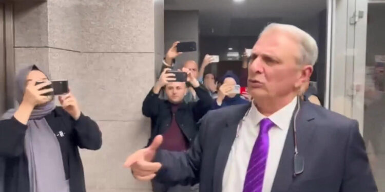 Gazeteci Can Ataklı'ya 10 ay hapis cezası