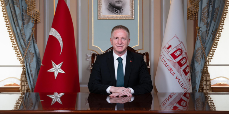 Gazi Mustafa Kemal Atatürk ve silah arkadaşlarını şükranla yad ediyorum