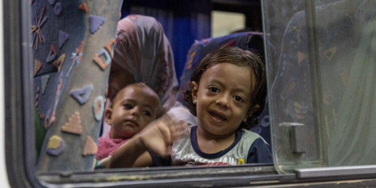 Gazze’de 7’si çocuk 8 hasta tedavi için Romanya'ya tahliye edildi