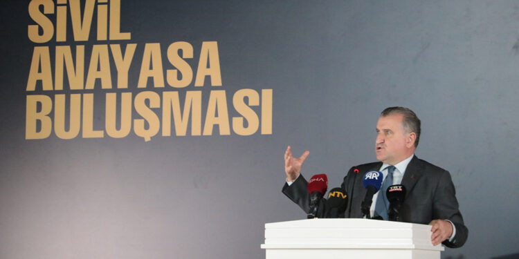 Gençlerin görüşlerini içeren toplumsal uzlaşıya çok önem veriyoruz