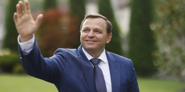 Güç insanların hayatını iyileştirmek için kullanılmalı