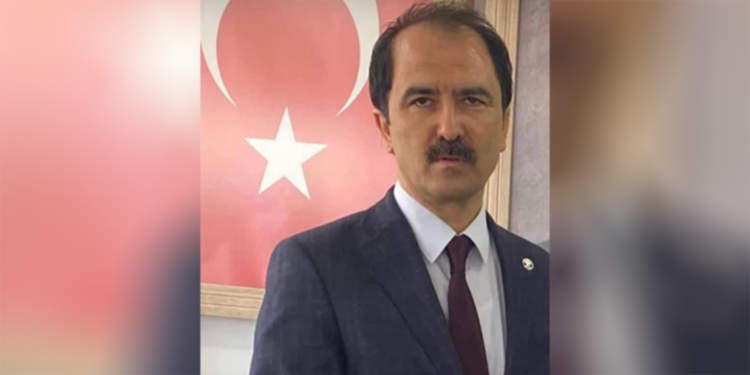 Halı sahada kalp krizi geçiren avukat, hayatını kaybetti