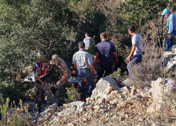 Hatay'da patpat uçuruma devrildi: 1 ölü, 6 yaralı