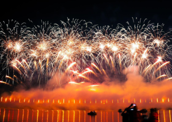 Hindistan, ışık festivali Diwali'yi kutluyor