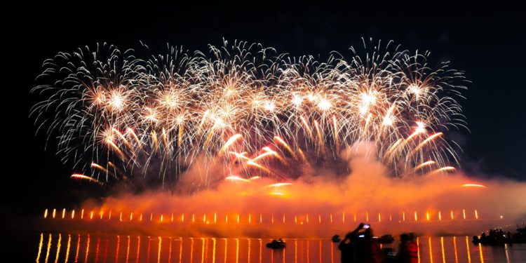 Hindistan, ışık festivali Diwali'yi kutluyor