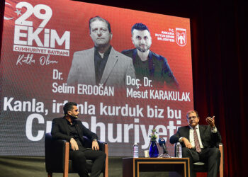 Cumhuriyet'in 101'inci yaşında söyleşi ve film gösterimi