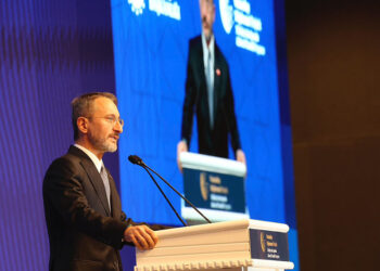 Kamu diplomasisinin önemli bir parçası da spor diplomasisidir