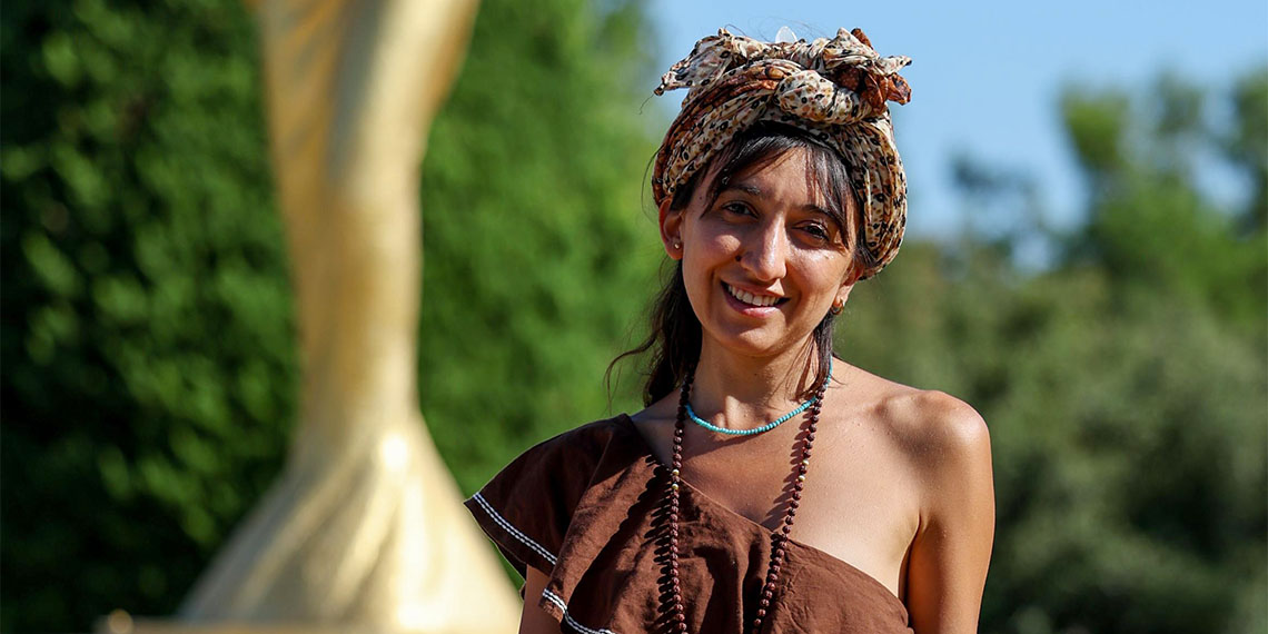 Muğla'nın Fethiye ilçesinde Yörük bir kadının hikayesini anlatan, yönetmen Önder Şengül'ün amatör oyuncularla ve imkansızlıklar içinde çektiği Balinanın Bilgisi filmi, Antalya Altın Portakal Film Festivali'nde yarışıyor.