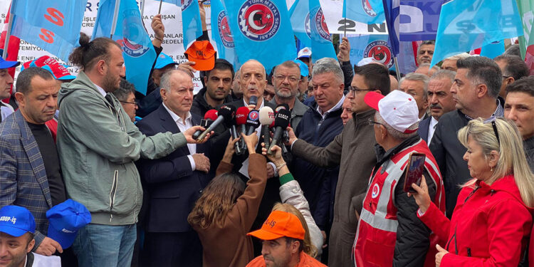 İşçi muhtaç oldu kuru soğana