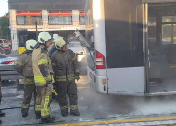 Avcılar Cihangir metrobüs durağında yangın