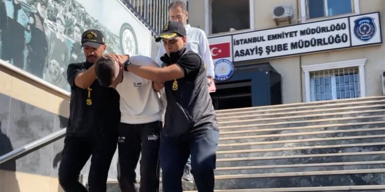 Bağcılar'da yakalanan kapkaç şüphelisi cinayetten aranıyormuş