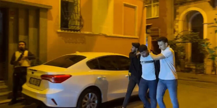 Belçikalı kadın turist, kapkaça uğradı