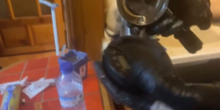 Büyükçekmece'de uyuşturucu operasyonu; 3 gözaltı