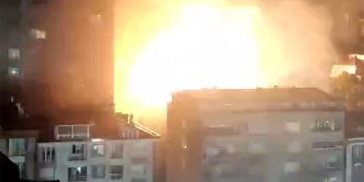 Eyüpsultan'da elektrik tellerinde patlama