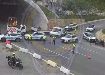 Eyüpsultan'da motosikletliler kaçtı polis kovaladı