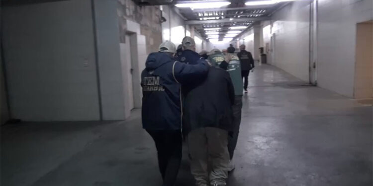 FETÖ/PYD operasyonunda gözaltına alınanlardan 4'ü tutuklandı