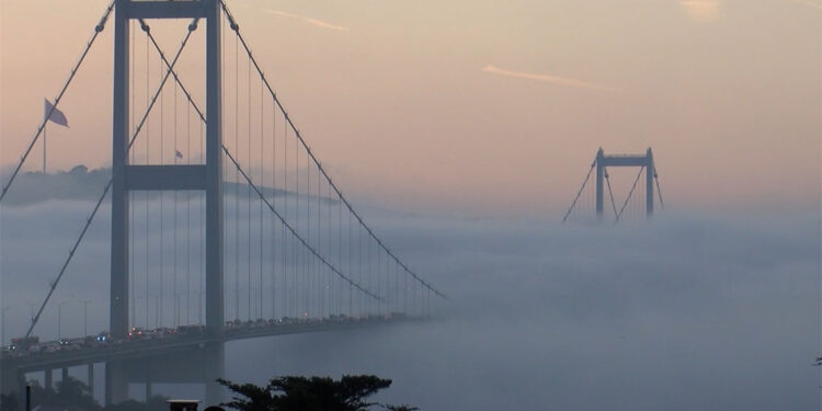 İstanbul'da yoğun sis; Boğaz sis altında kaldı