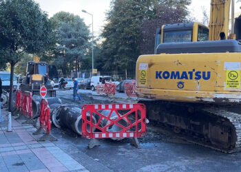 Kepçe isale borusunu patlattı