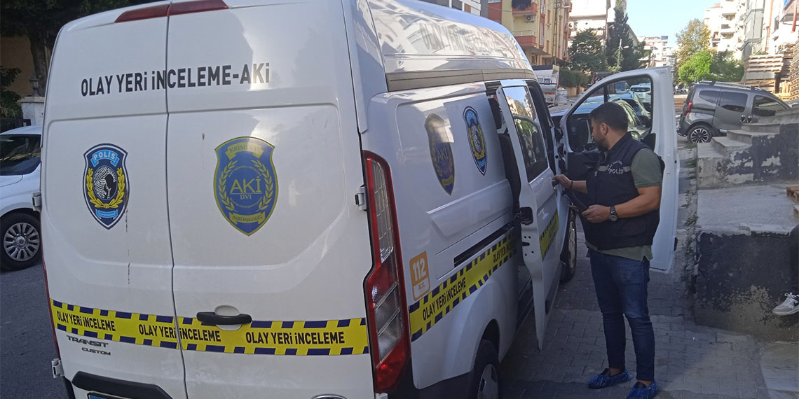 Maltepe'de mantı imalathanesine düzenlenen silahlı saldırıda iş yeri sahibi ve 2 oğlu yaralandı. 