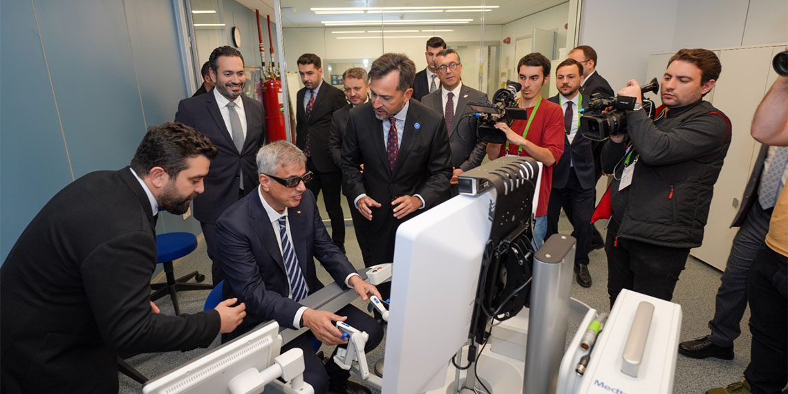 Sağlık Bakanı Prof. Dr. Kemal Memişoğlu, 65 milyon dolarlık yatırımla Türkiye’ye kazandırılan ve dünyanın birçok ülkesinden binlerce hekimin eğitim aldığı 'İstanbul Medtronic İnovasyon Merkezi'nin ikinci faz açılışını gerçekleştirdi.