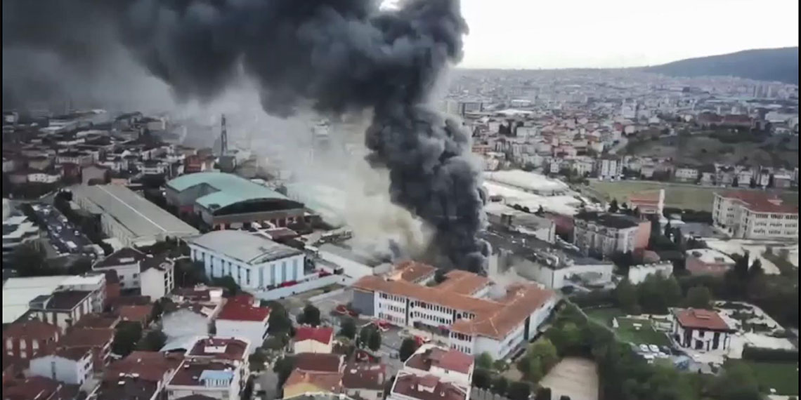 Sancaktepe'de soğuk hava deposunda yangın