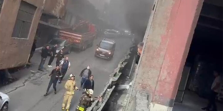 Zeytinburnu'nda iş merkezinde yangın