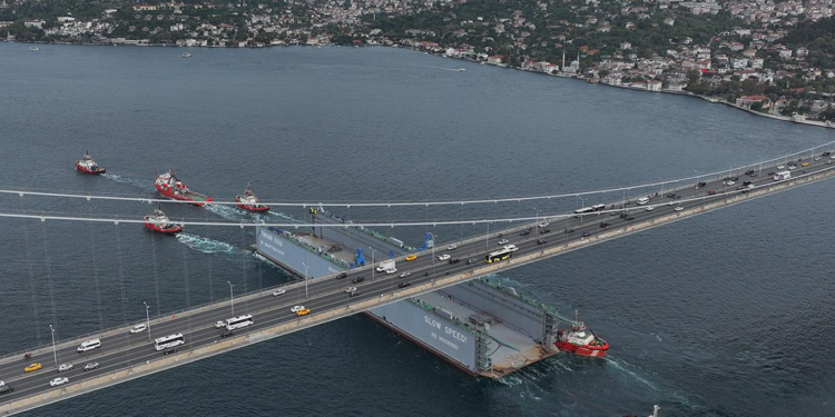 İstanbul Boğazı gemi trafiği, güney-kuzey yönlü olarak açıldı