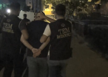 İstanbul'da FETÖ'nün gaybubet evlerine operasyon: 6 gözaltı