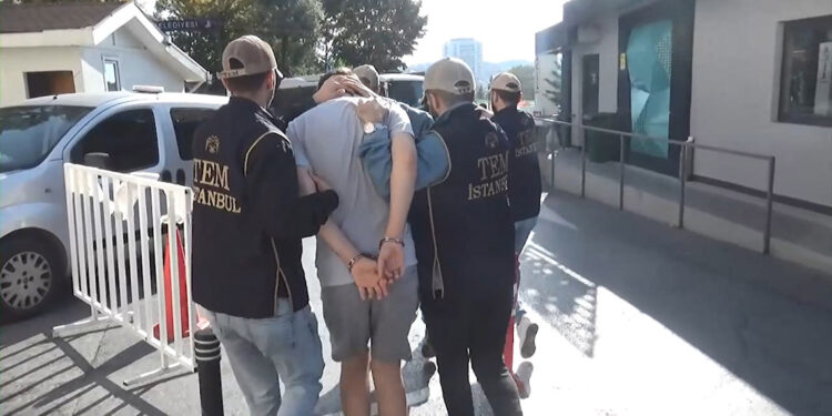 İstanbul’da FETÖ'nün yeni yapılanmasına operasyon: 2 gözaltı