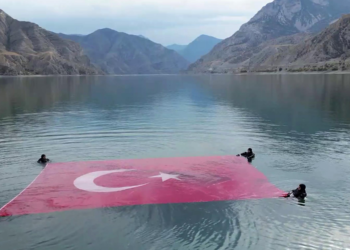 Jandarma SAK timlerinden Cumhuriyet'in 101'inci yıl dönümünde gösteri