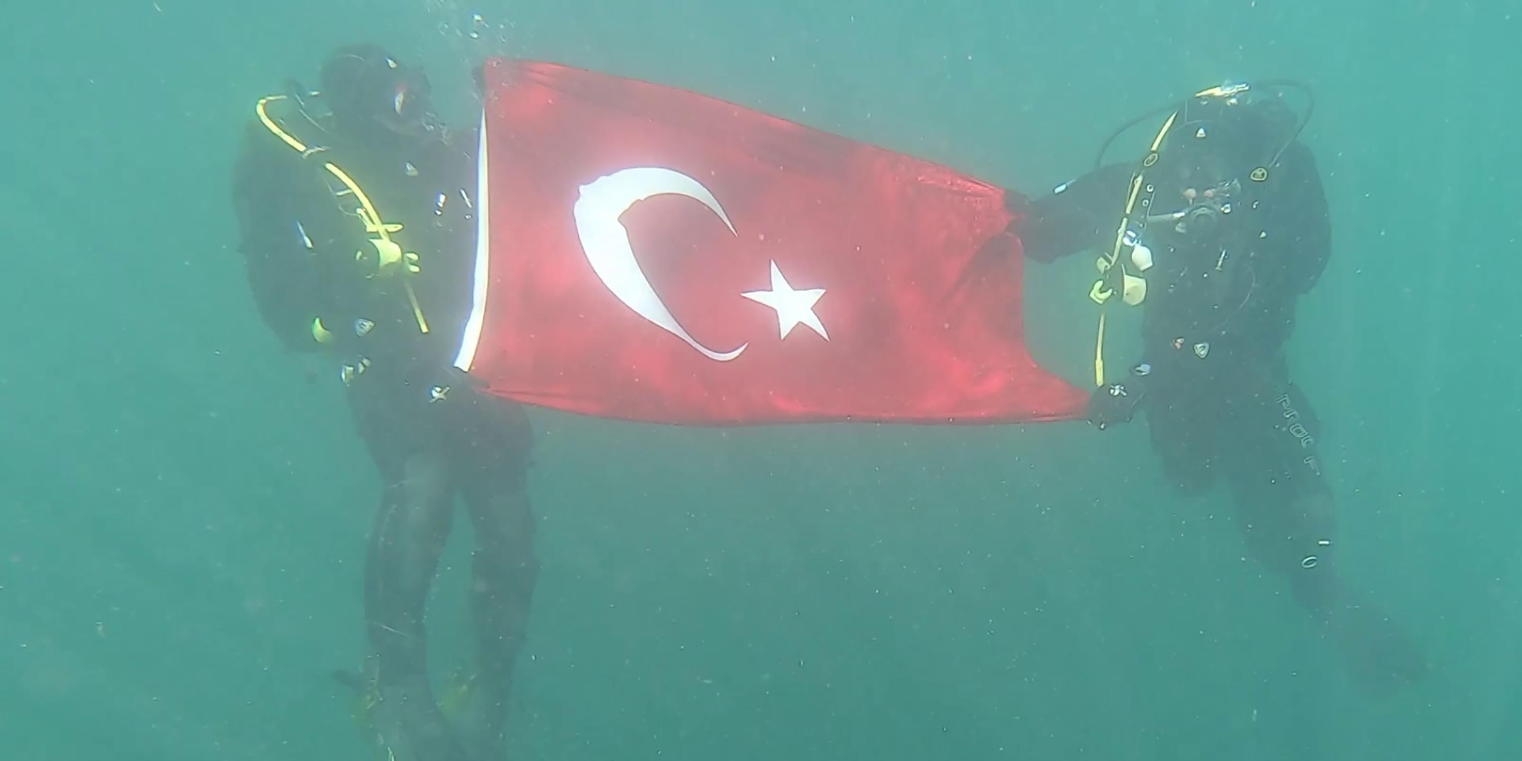 Jandarma SAK timlerinden Cumhuriyet'in 101'inci yıl dönümünde gösteri