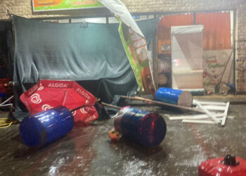 Karabük'te sağanak; cadde ve sokaklar suyla doldu